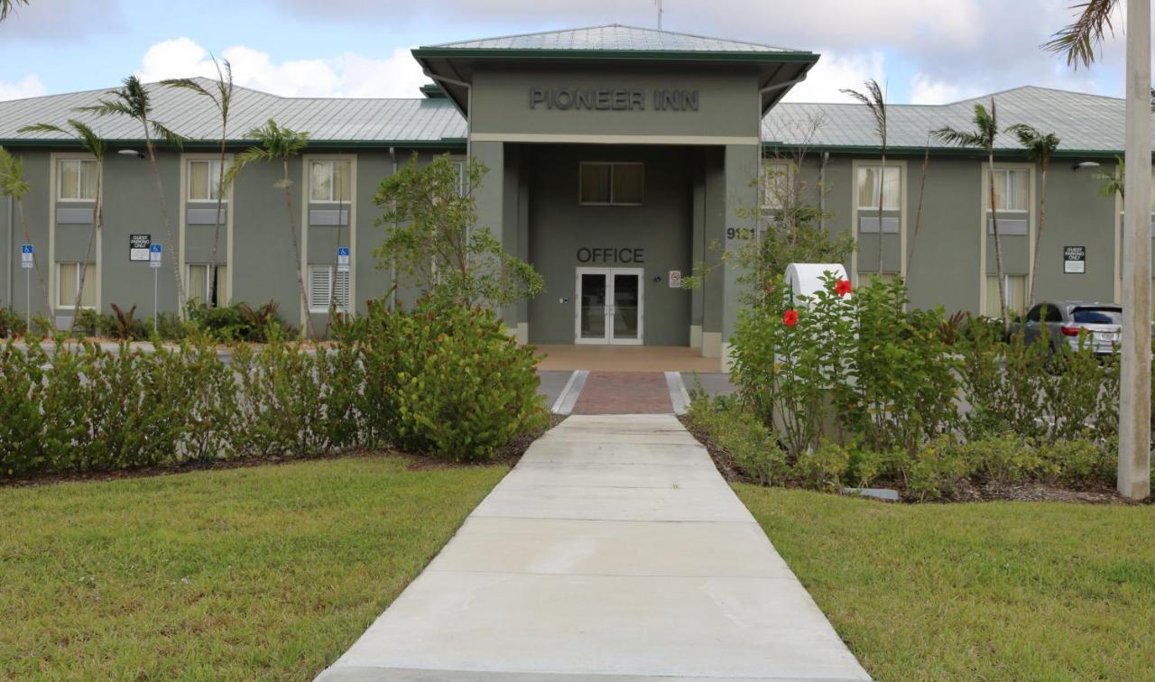 Pioneer Inn Royal Palm Beach Luaran gambar