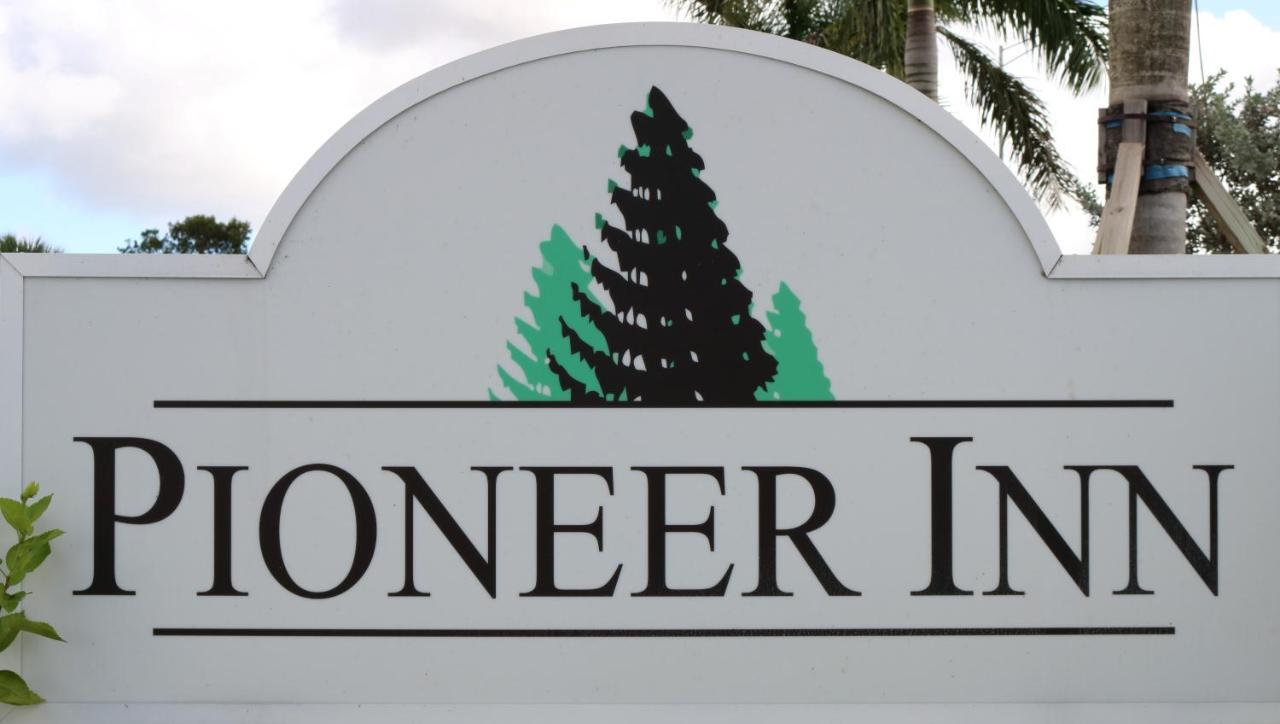 Pioneer Inn Royal Palm Beach Luaran gambar