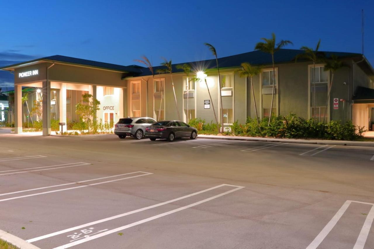 Pioneer Inn Royal Palm Beach Luaran gambar